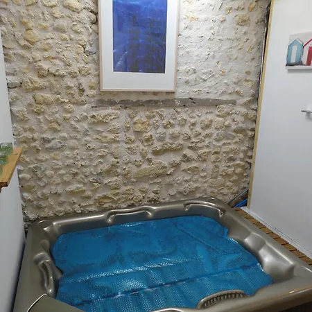 Chez Goret - Skippy Couples Only *